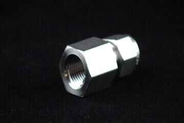 9160 - Connector, 5/16" Tube OD X 1/4" FNPT Stainless Steel